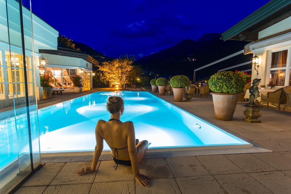 Theresa Wellness-Geniesser-Hotel ツェル・アム・ツィラー エクステリア 写真